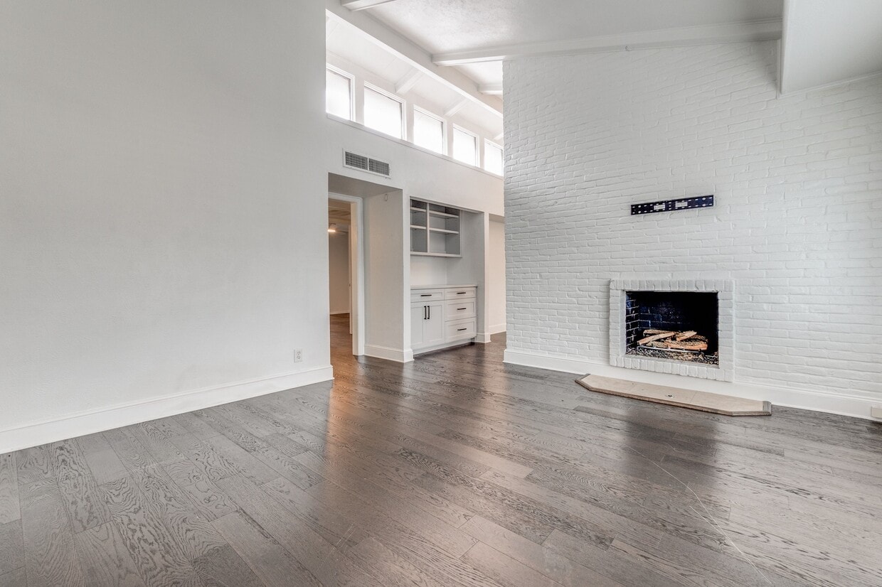 Photo - 5932 Sandhurst Ln (Dallas, TX)