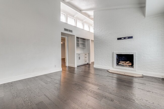 Photo - 5932 Sandhurst Ln Condo Unit 214