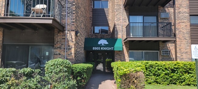 Building Photo - 8905 Knight Ave Unit 208