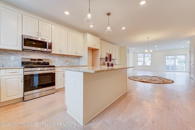 Photo - 8 Raritan Ave