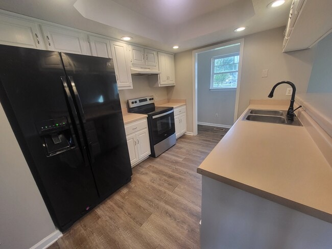 Photo - 110 Kenwood Dr