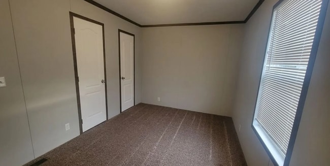 Photo - 305 Cedar Ln