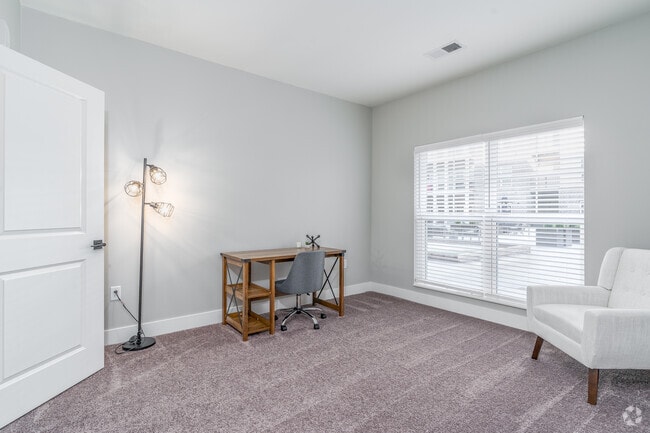 1BR, 1BA - 608SF
