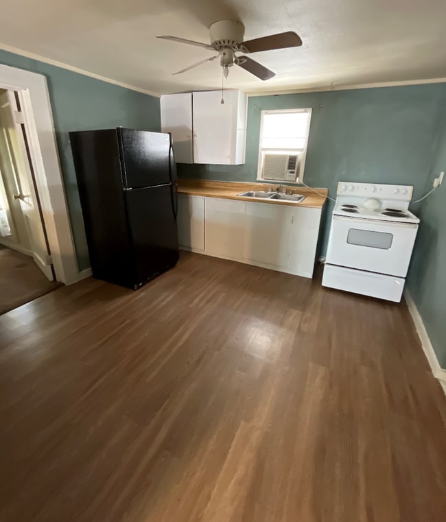 Photo - 518 Laredo St