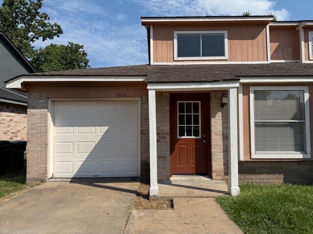 Building Photo - 9818 Rockcrest Dr Rental