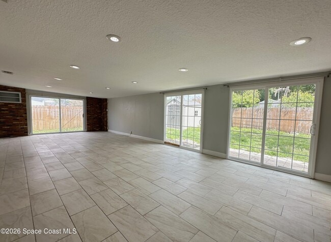 Photo - 1082 Madrid Rd