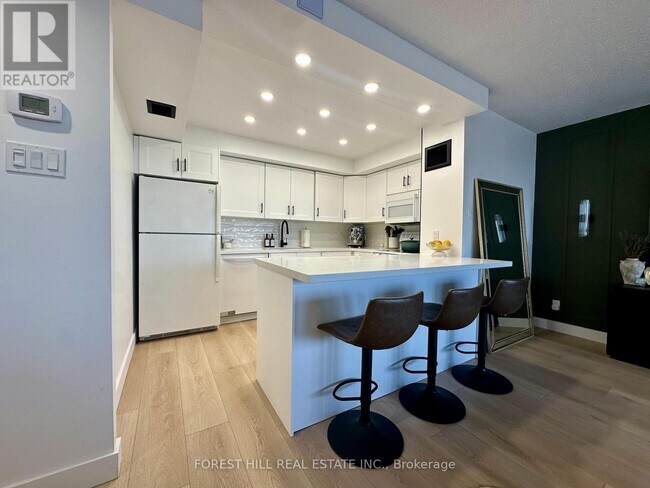 Photo - 1300 Bloor St Unit 705