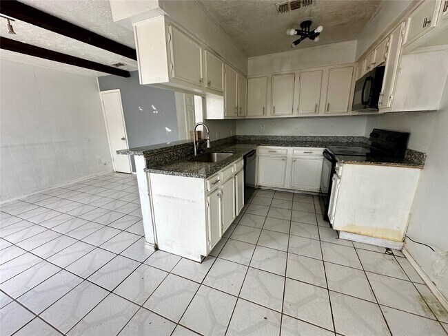 Photo - 13517 Castilian Dr Unidad 1