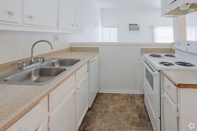 1BR, 1.5BA - 110SF