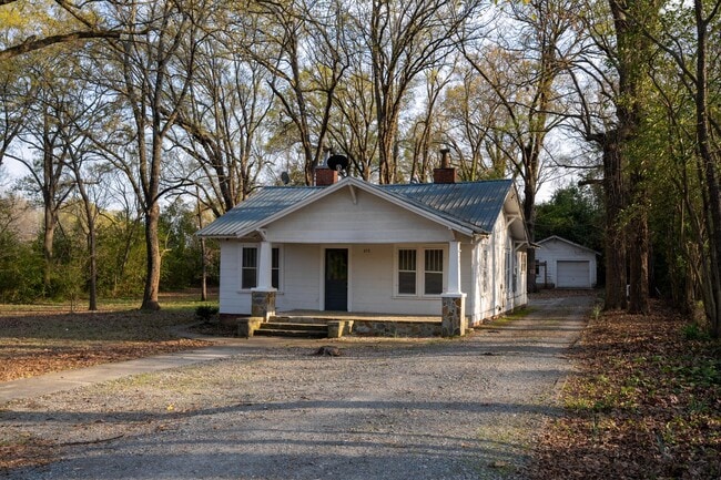 Photo - 512 E Main St