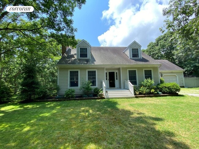 Building Photo - 330 Sprig Tree Path
