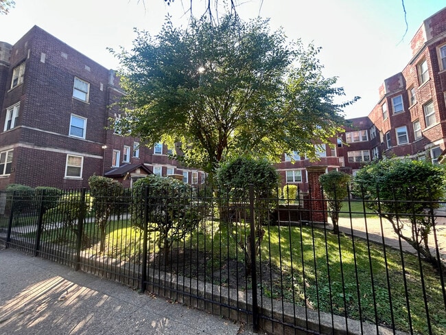 Building Photo - 6634 S Greenwood Ave Rental