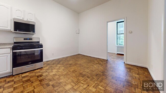 Photo - 922 Third Avenue Apartamento Unidad 2F