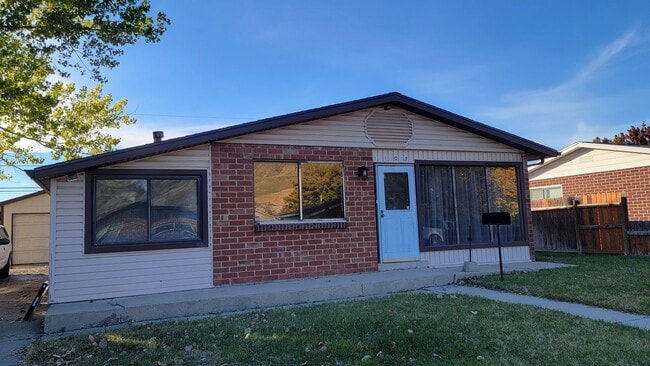 Photo - 1107 Topaz Dr