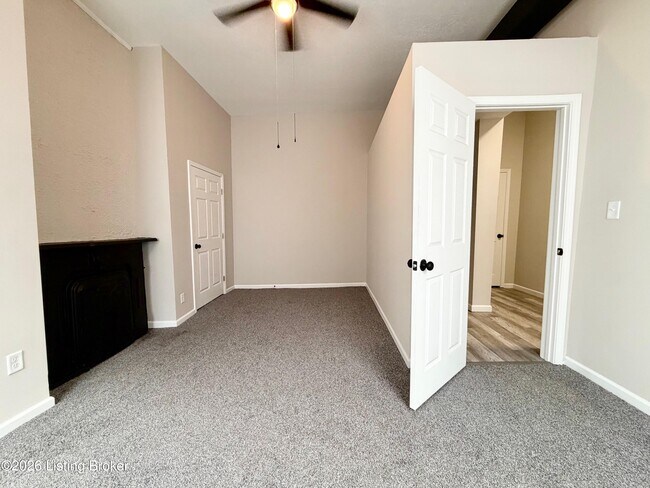 Photo - 1917 W Madison St