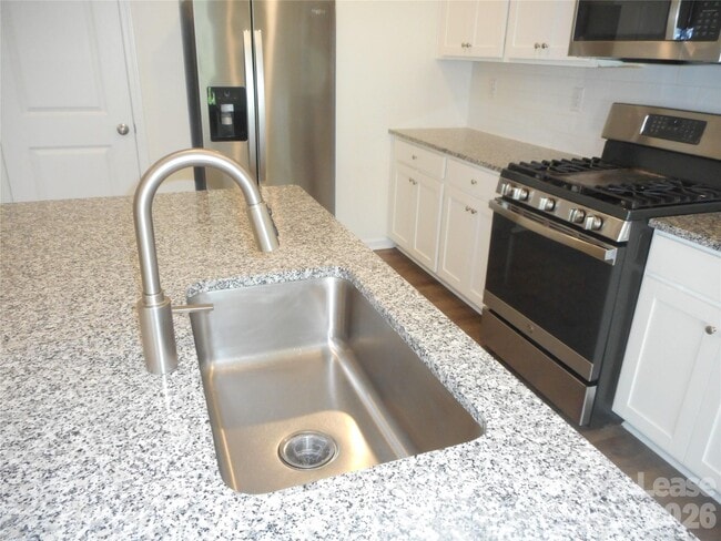 Photo - 758 Earhart St NW