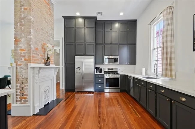 Photo - 435 Bouny St