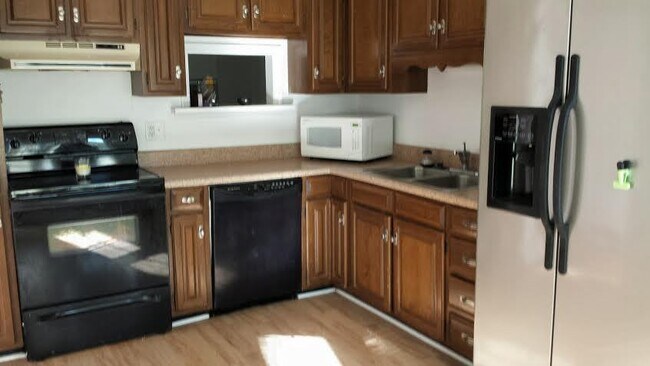 Photo - 2 Bedroom Townhome in NW Greensboro near parks and Greenway