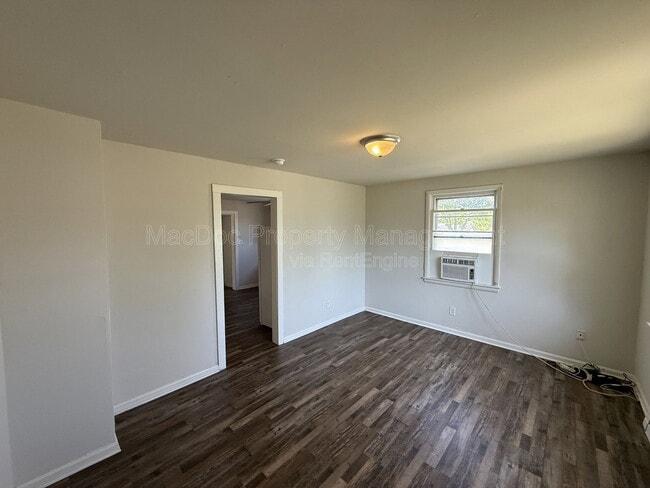 Photo - 1500 Airport Ave