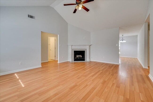 Photo - 510 Wendover Way