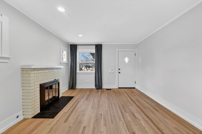 Photo - Platt Park Classic! 4 Beds, 2 Bath - Fully remodeled! Don't miss out on this one!