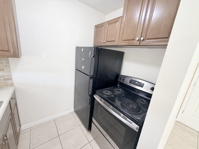 3030 NW 43 Terrace