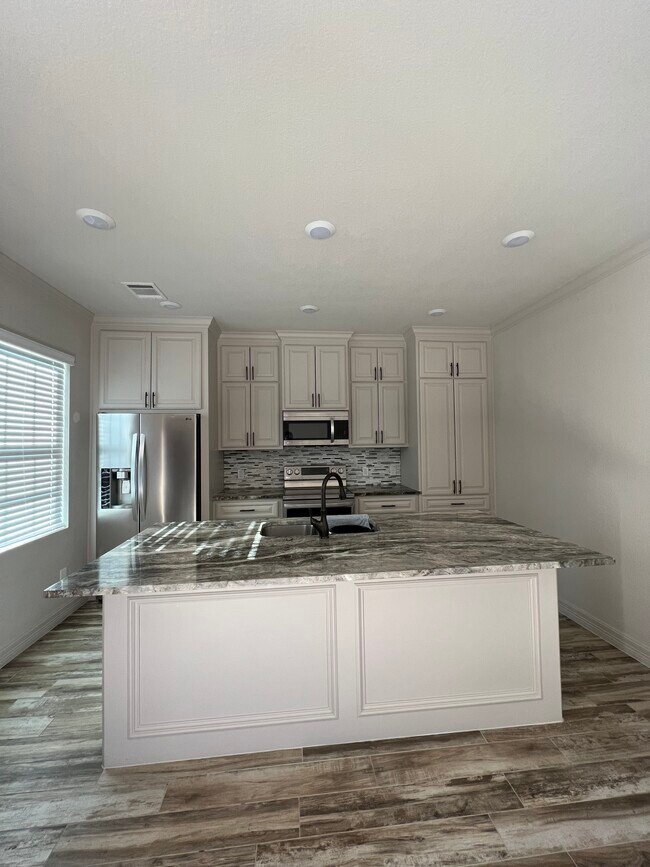 Photo - 2407 Appian Way