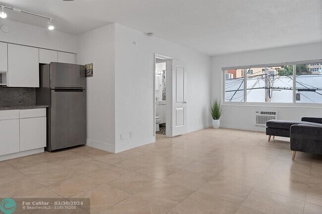 Photo - 3349 NE 33rd St Unit #2