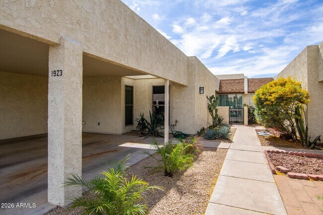 Photo - 1923 E Duke Dr