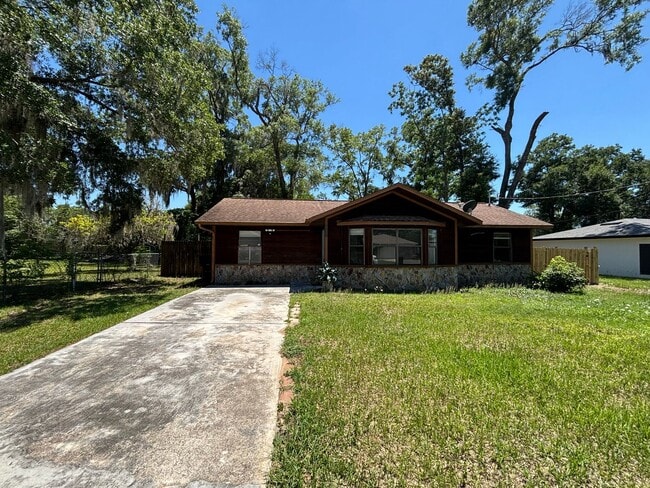 Photo - Ocala Park Estates / 2/2 ***Won't Last***