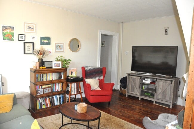Photo - 236 E Hector St Unit Apt A