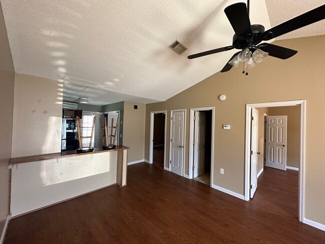 Photo - 140 Lanier Dr