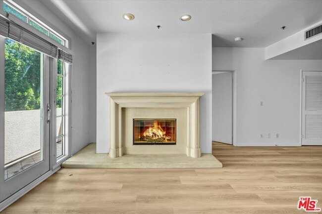 Photo - 2222 Beachwood Dr Unit 302
