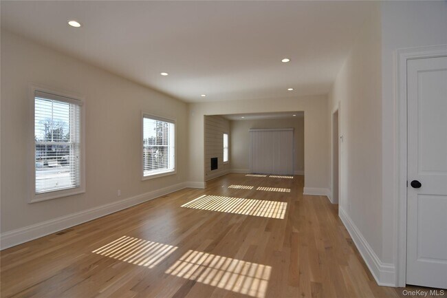 Photo - 5 Madison Pl