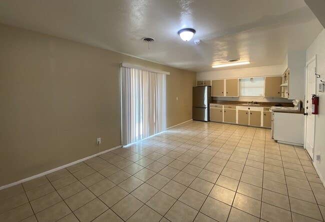 Photo - 204 Veterans Ave