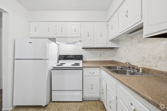 2BR, 1BA - 900SF - Kitchen