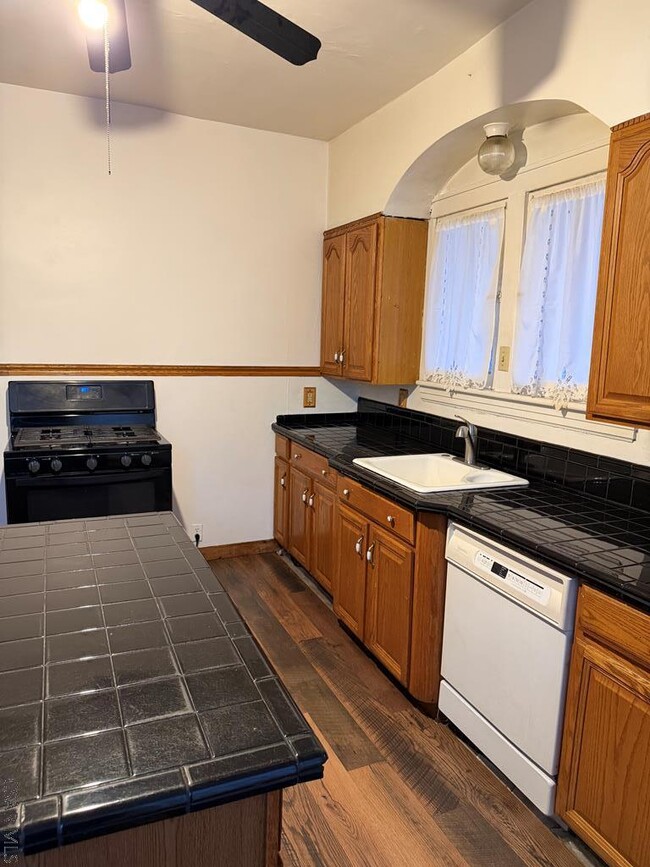 Photo - 921 Bucknell Ave