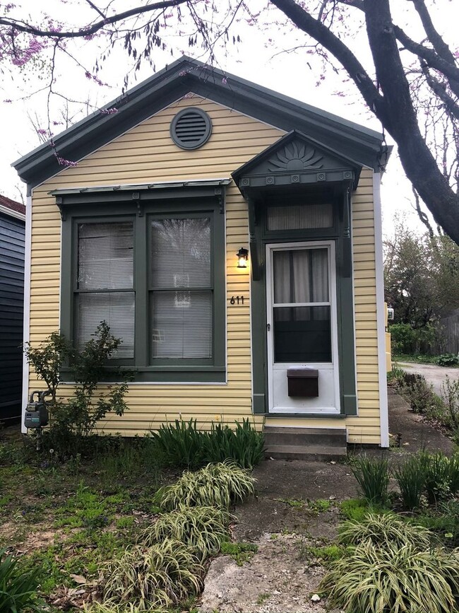 One Bedroom Old Louisville Cottage - One Bedroom Old Louisville Cottage House