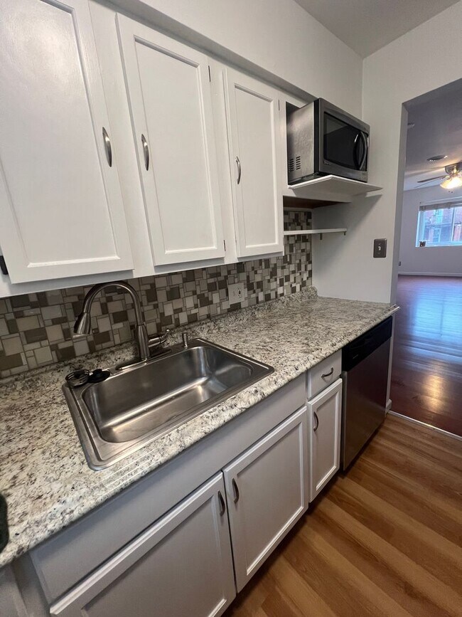 Photo - 5533 Southwest Ave Unit 5533 Southwest #2F