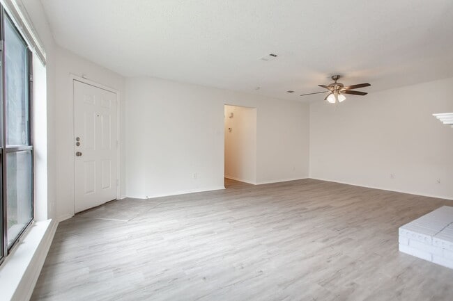 Photo - 3 bedroom, 2 bath Duplex in a Secluded Part of Duncanville