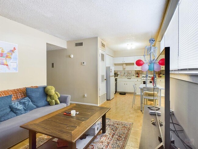 Photo - 803 W 28th St Unit 105
