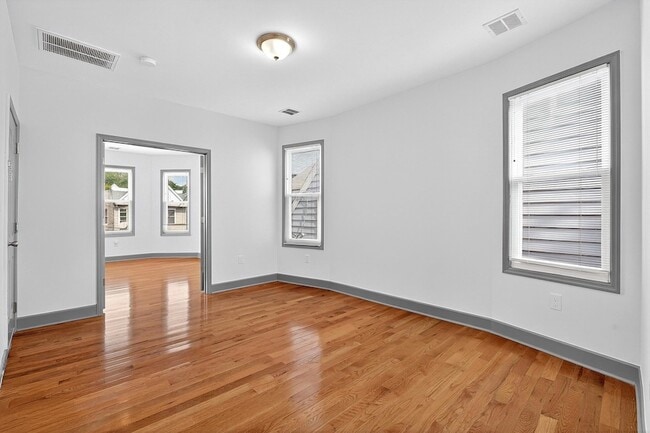 Building Photo - 21 Dwight St Rental