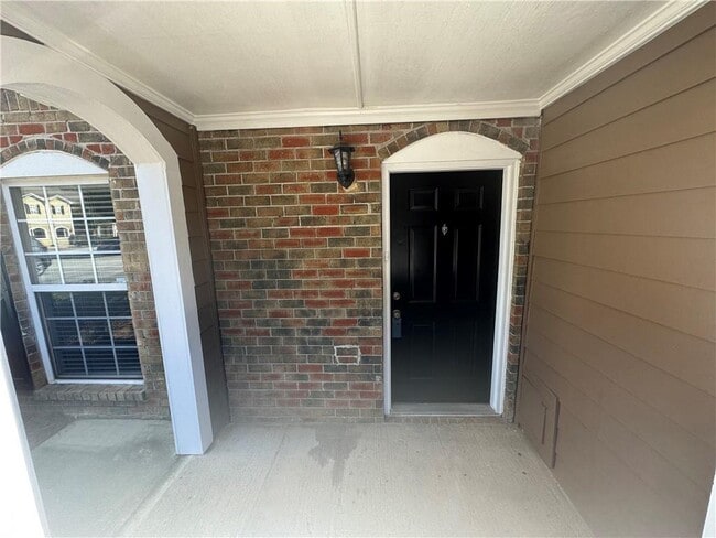 Photo - 710 Summer Pl NW