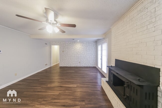 Photo - 3870 Wordsworth Ave
