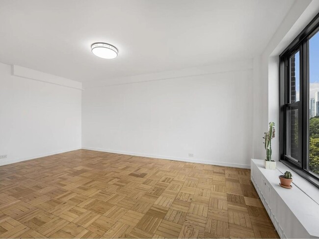 Photo - 325 Clinton Ave