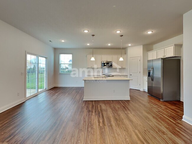 8443 Northpoint Dr