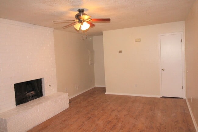 Photo - 1707 Jennifer Cir Unit 1707