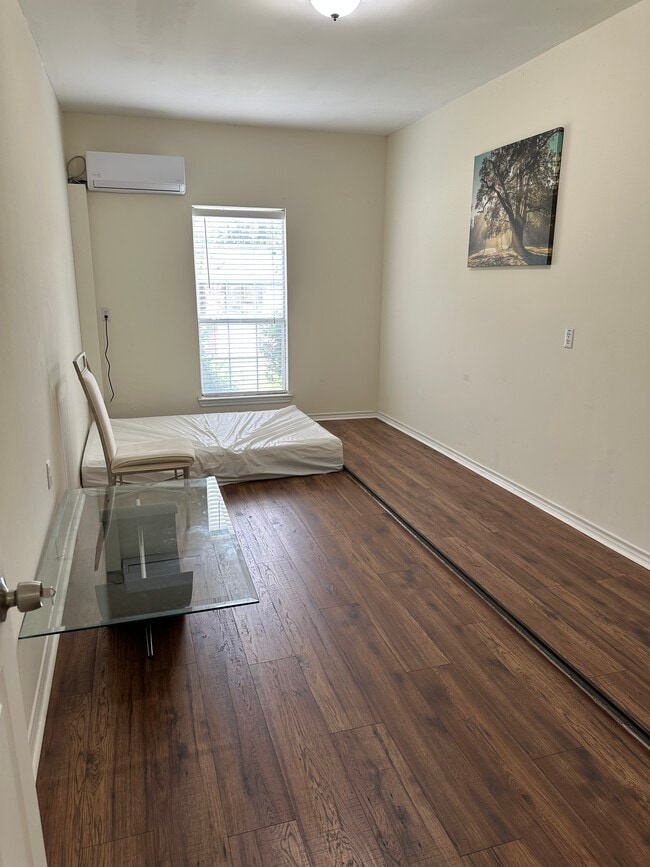 Building Photo - 1607 Dominik Dr Rental