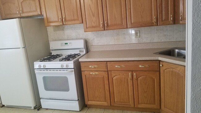 Milwaukee Condo Available Now! - Milwaukee Condo Available Now!