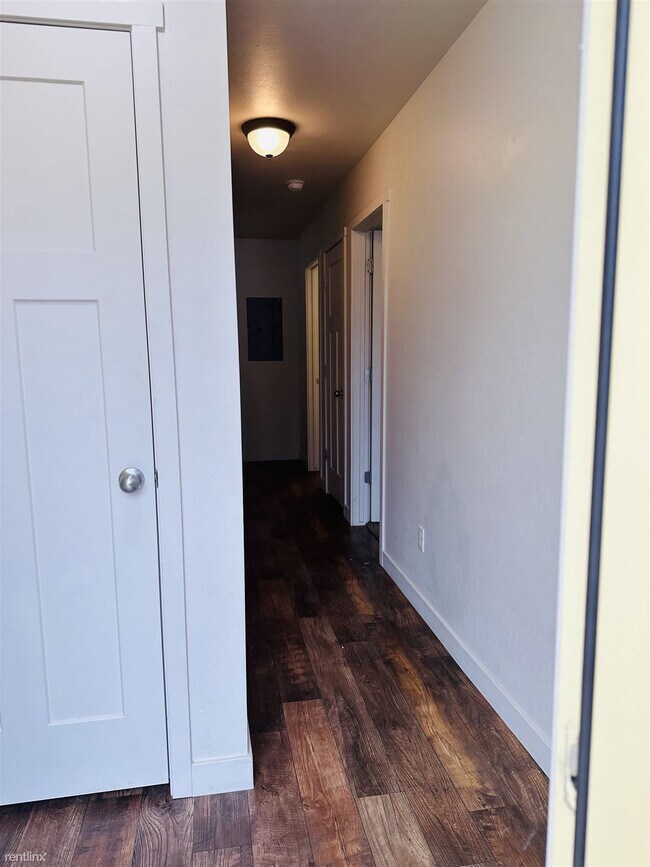Photo - Room for Rent, 2 bath 4plex - 212 North 75...